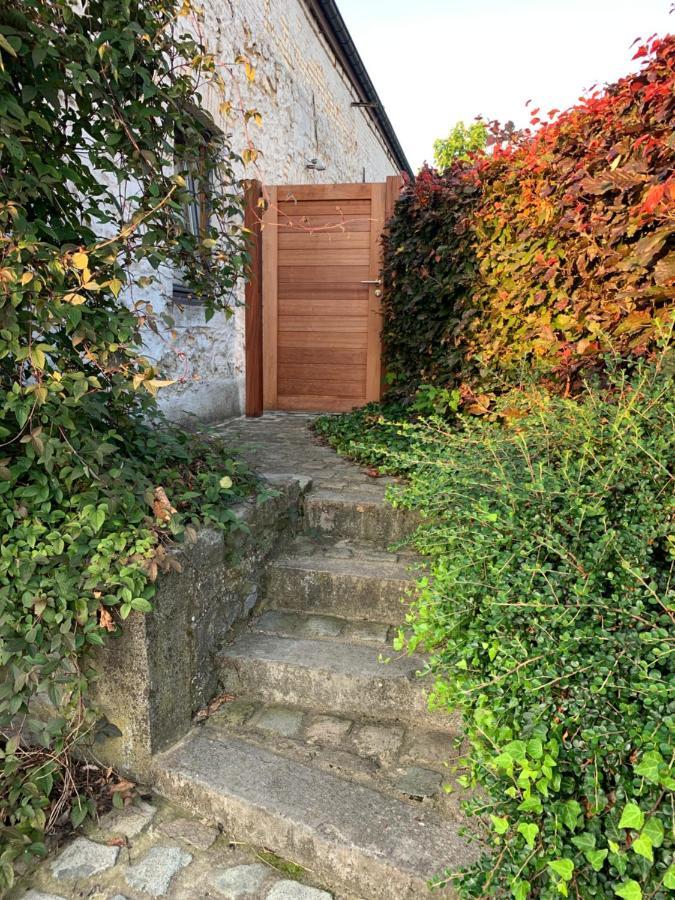 Au Vert Chez Cecile Thuin Exteriör bild