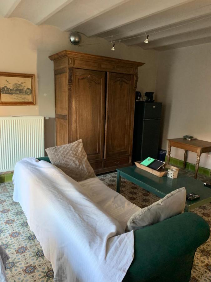 Au Vert Chez Cecile Thuin Exteriör bild